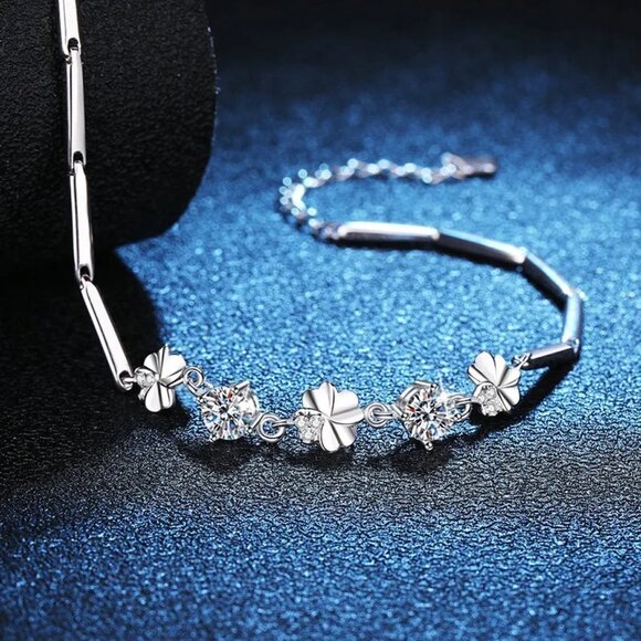 Elegant Sterling Silver Four Leaf Clover Bracelet with Moissanite & Zircon Inlay - Picture 6 of 8